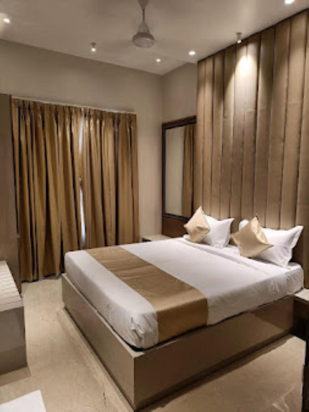 Red Orchid Hotel Kanpur Ngoại thất bức ảnh